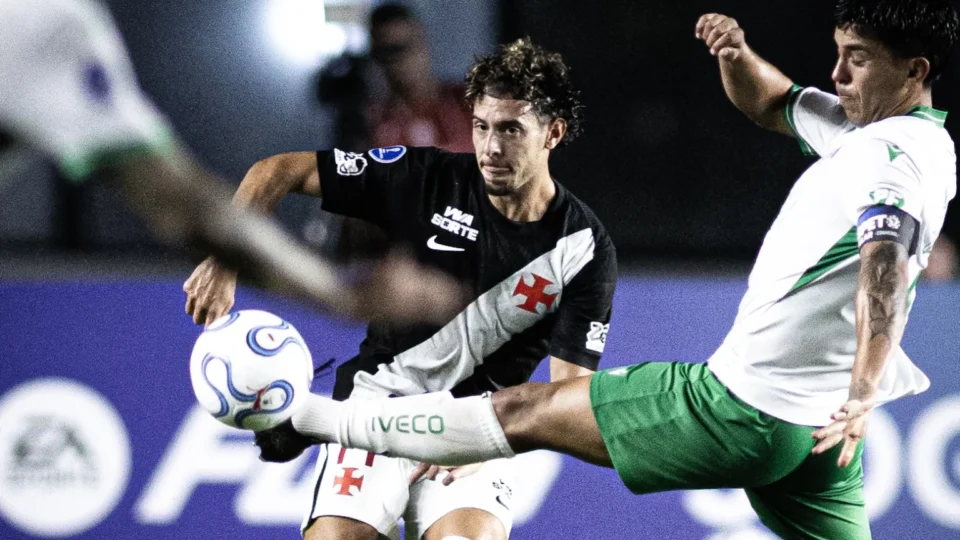 Vasco perde de virada em casa para o Audax Italiano e amplia jejum para cinco jogos