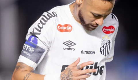 Santos empata com time reserva do Recoleta no aniversário e vive noite de vexame na Vila