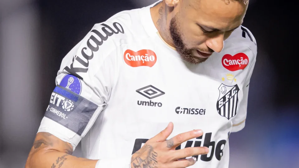 Santos empata com time reserva do Recoleta no aniversário e vive noite de vexame na Vila