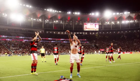 Flamengo vence o Bahia, amplia freguesia de Ceni e ganha reforço com retorno de Saúl