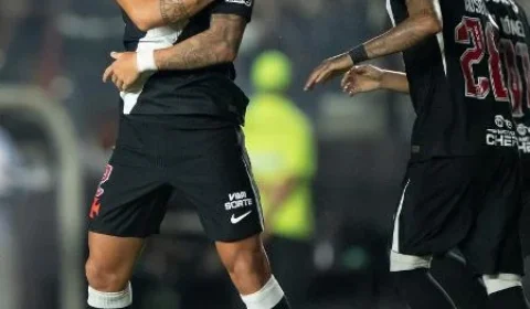 Vasco vence o São Paulo de virada, encerra jejum e respira no Brasileirão