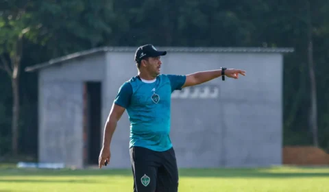 Dico Wooley deixa o comando do Manaus FC após pouco mais de um mês