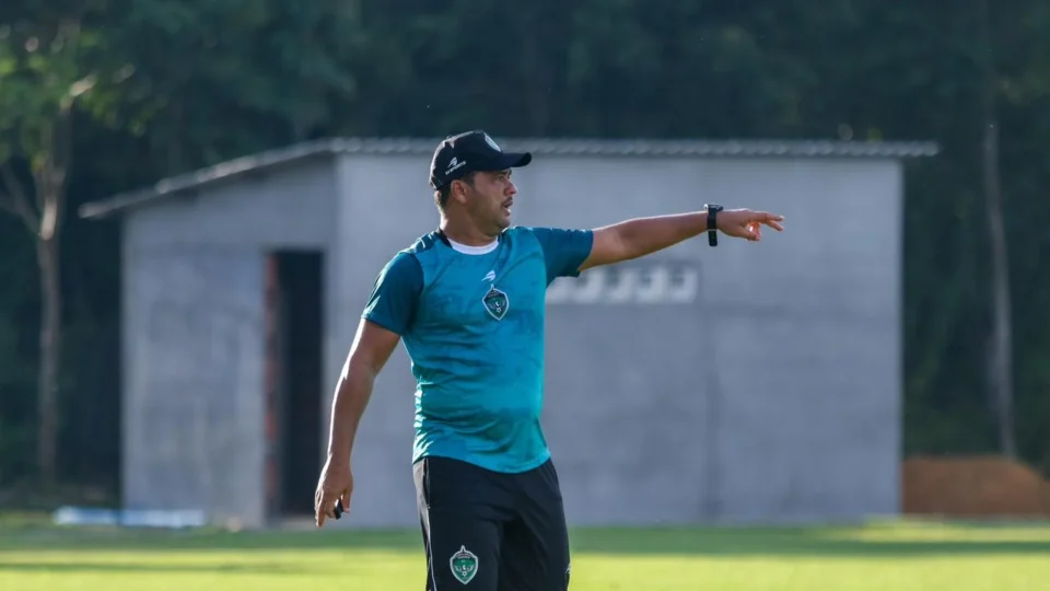 Dico Wooley deixa o comando do Manaus FC após pouco mais de um mês