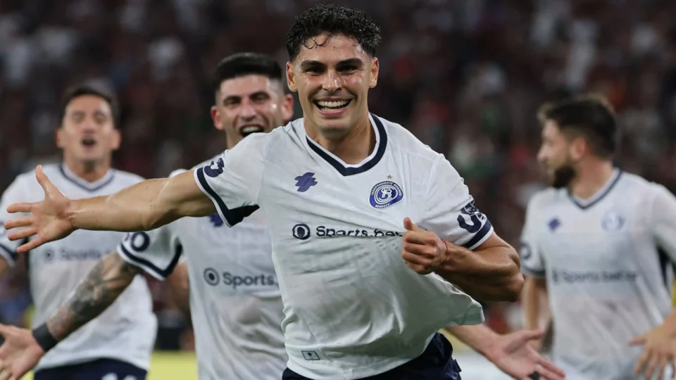 Fluminense perde invencibilidade de cinco anos em casa e sofre vexame histórico na Libertadores