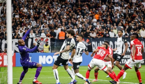 Corinthians cresce no segundo tempo, vence o Santa Fe e mantém 100% na Libertadores