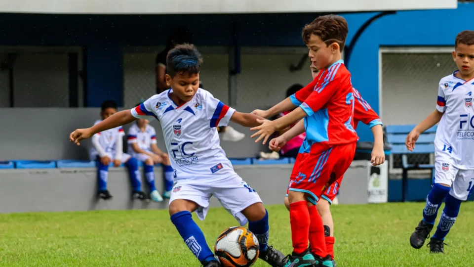 Barezinho Sub-08: muitos gols e emoção na 1ª rodada