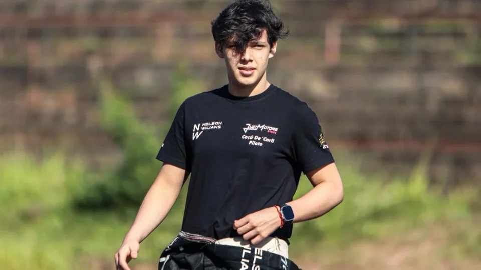 Filho e neto de pilotos, Cacá De Carli impressiona em estreia na Fórmula e pode integrar a Just Motors Racing