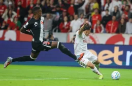 Internacional atropela o Vasco mesmo com menos posse e menos finalizações